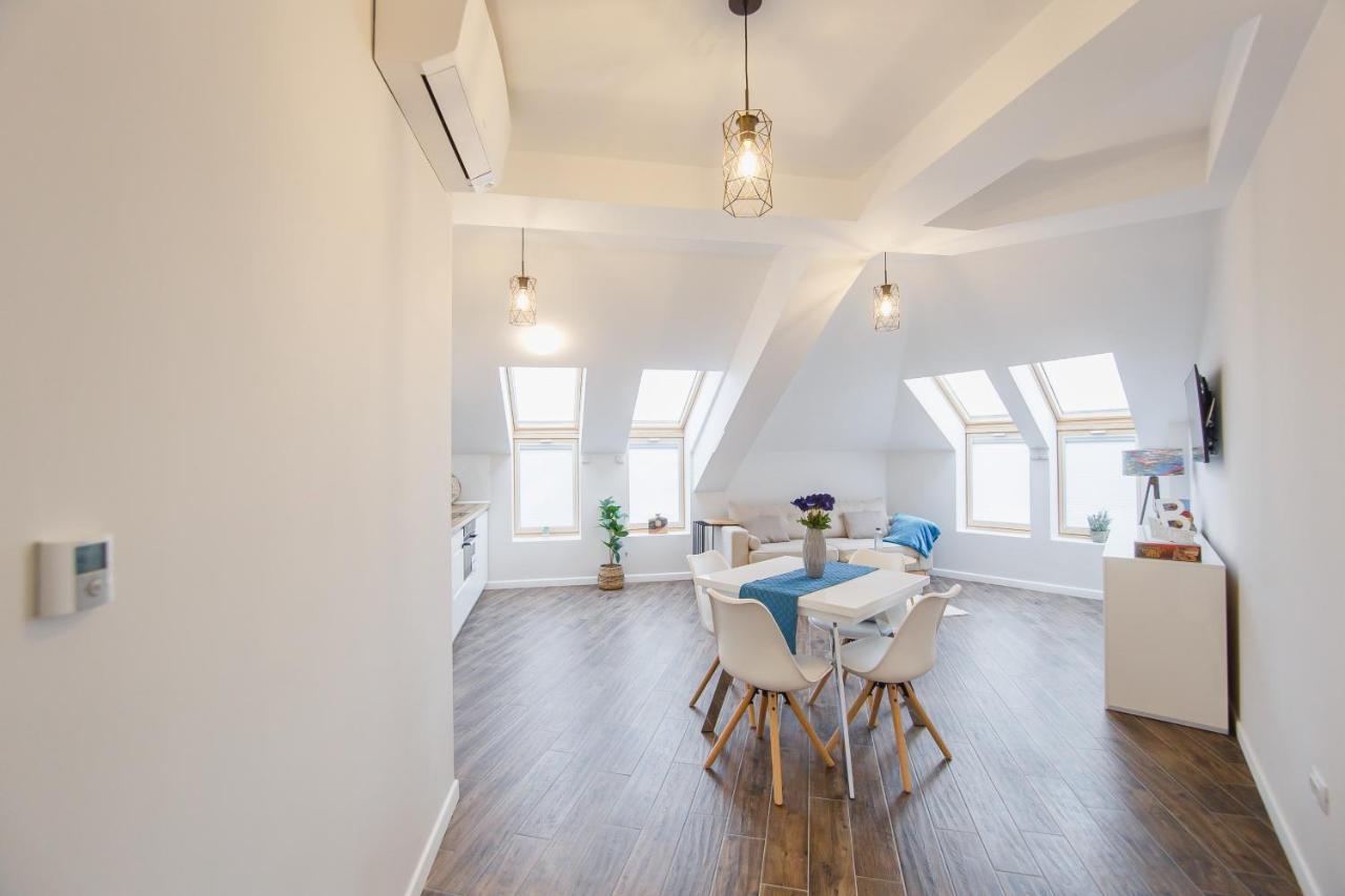 Skylight Loft Near City Center オラデア エクステリア 写真